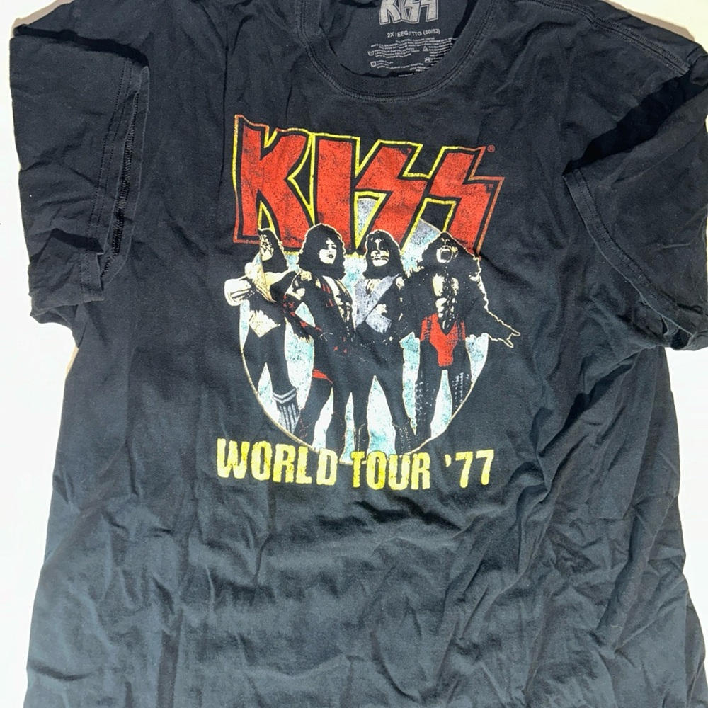 Kiss Black World Tour '77 Short Sleeve Tee